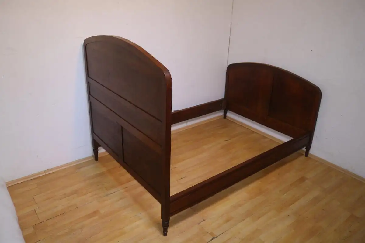 Antikes Bett  ca.  1900 Jh. 10