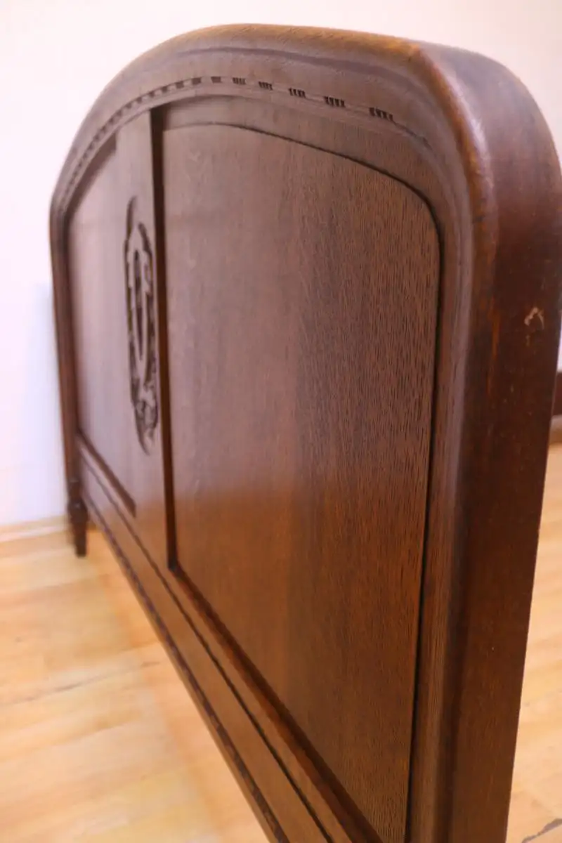 Antikes Bett  ca.  1900 Jh. 2