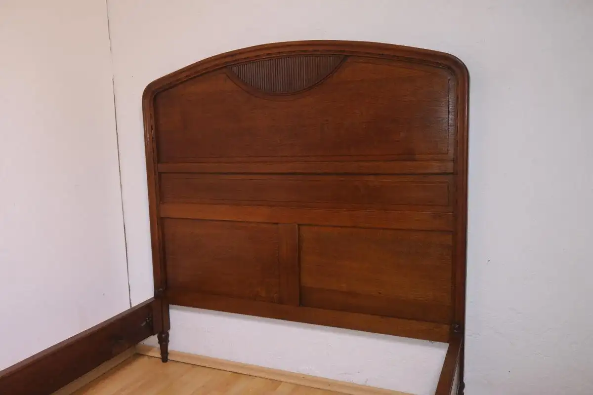 Antikes Bett  ca.  1900 Jh. 3