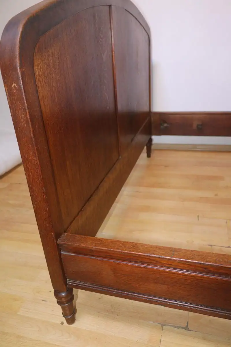 Antikes Bett  ca.  1900 Jh. 4