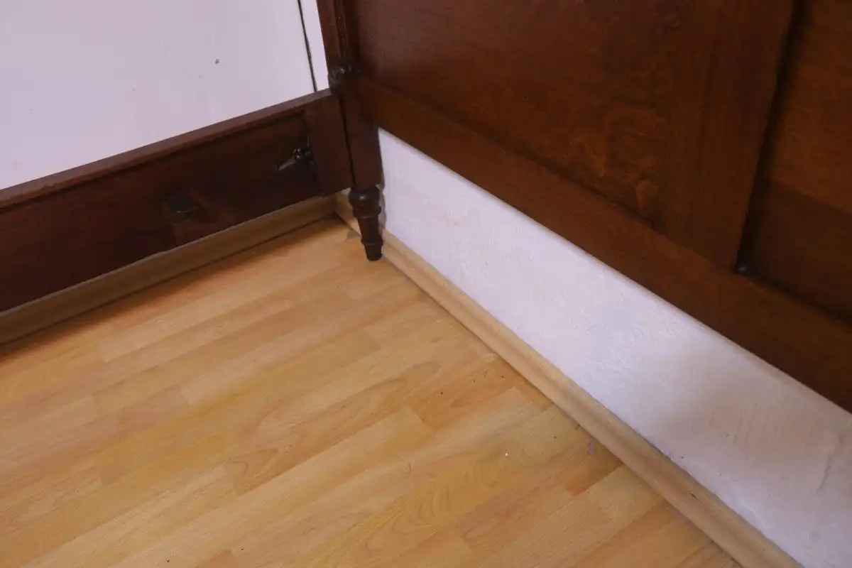 Antikes Bett  ca.  1900 Jh. 8