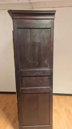 Antik Kleiderschrank Frankreich  Schlafzimmer  Schnitzereien ca. 19 Jh.