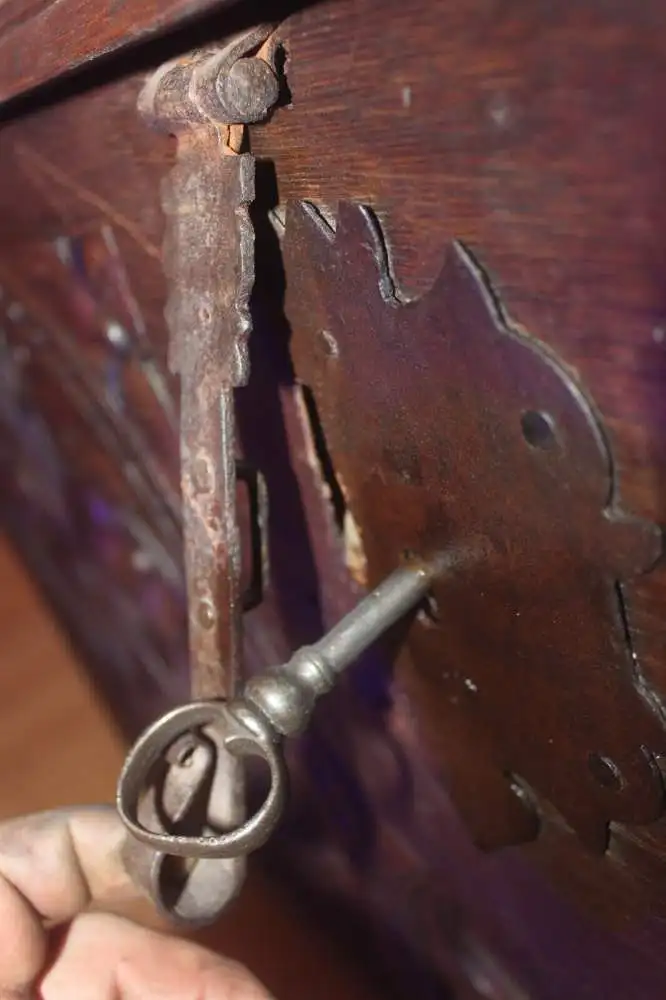 Truhe antik Unikat Sammlerstück ca 1900Jh. 10