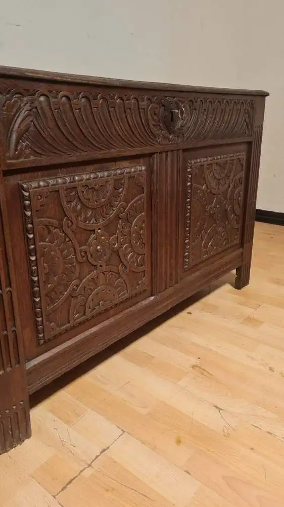 Truhe antik ca 1900Jh. 2