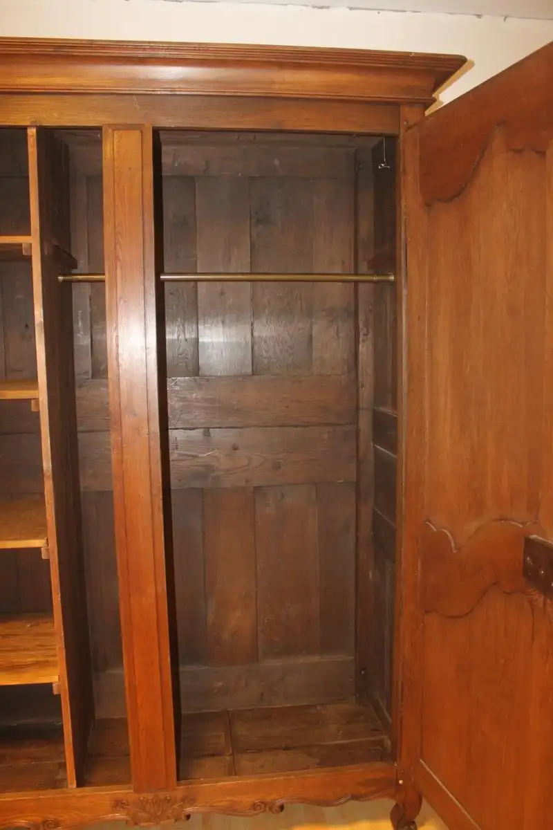 Französischer Kleiderschrank Antik ca  1860 Jh. 10