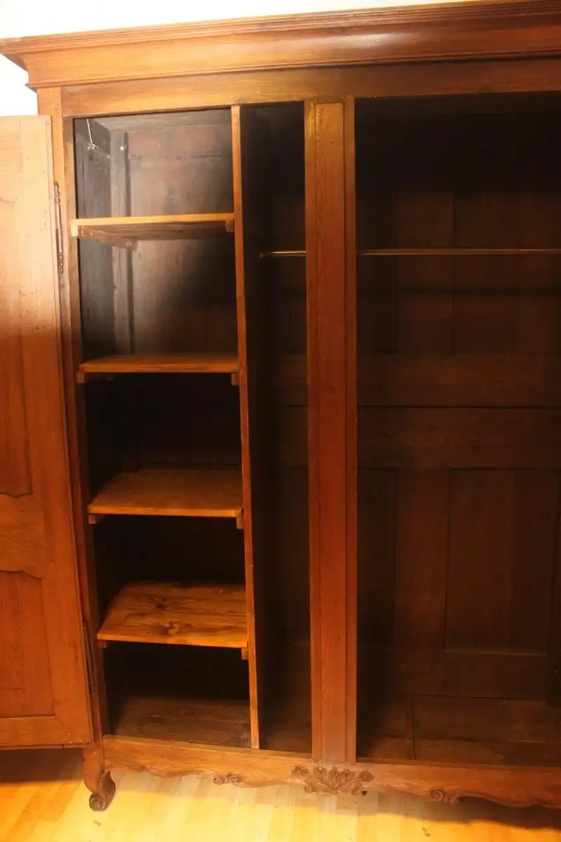 Französischer Kleiderschrank Antik ca  1860 Jh. 9