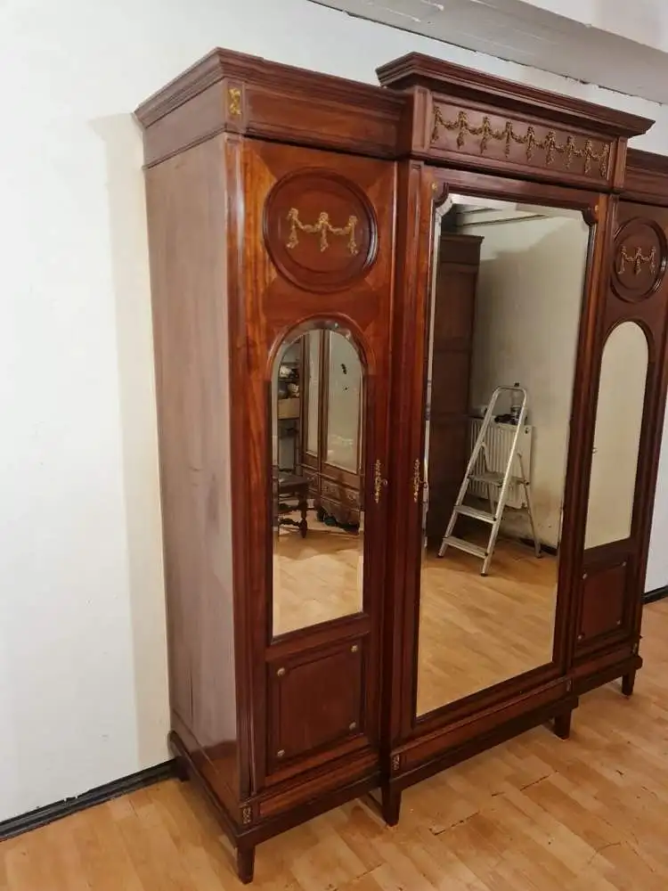 Kleiderschrank Wäscheschrank  Orginal  Antik ca. 19 Jh. 19