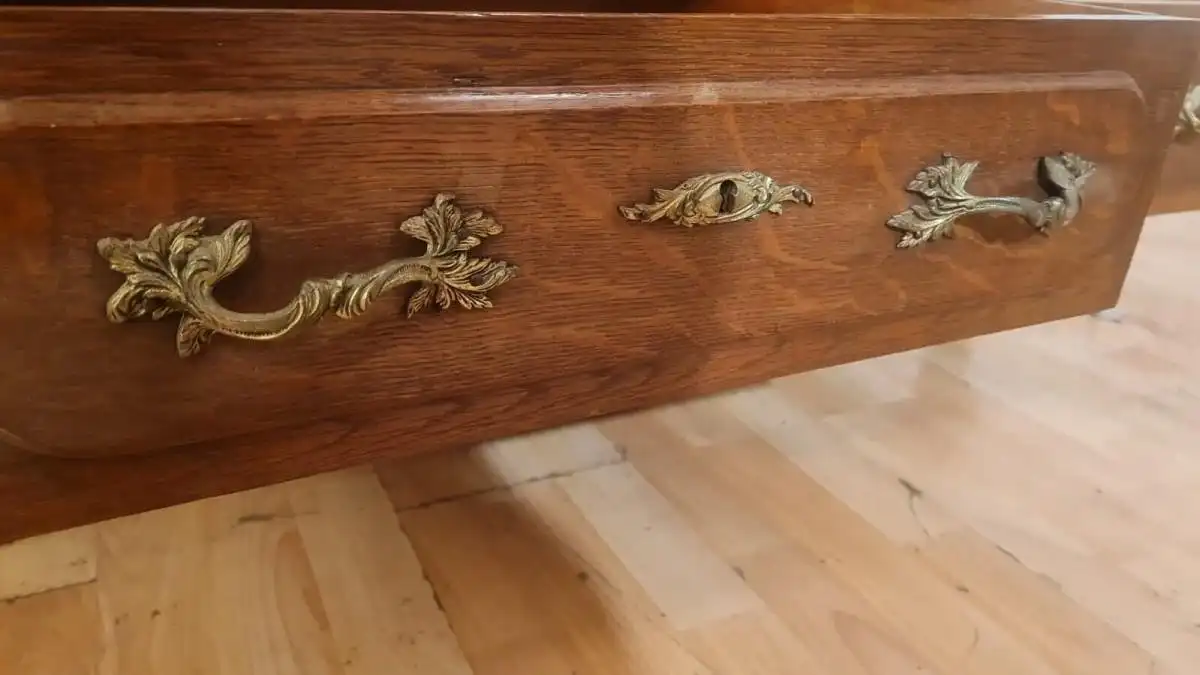 Kleiderschrank Schlafzimmerschrank  Schnitzereien Antik ca. 19 Jh. 11