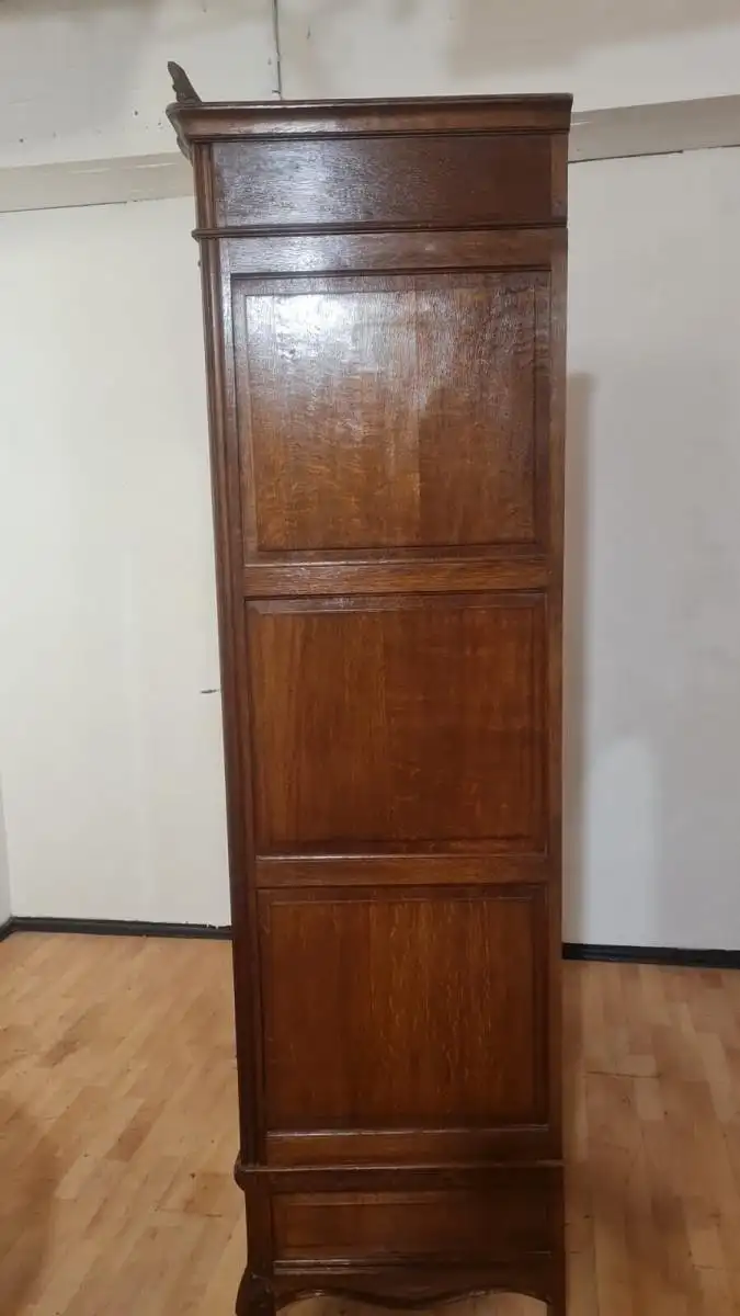 Kleiderschrank Schlafzimmerschrank  Schnitzereien Antik ca. 19 Jh. 12