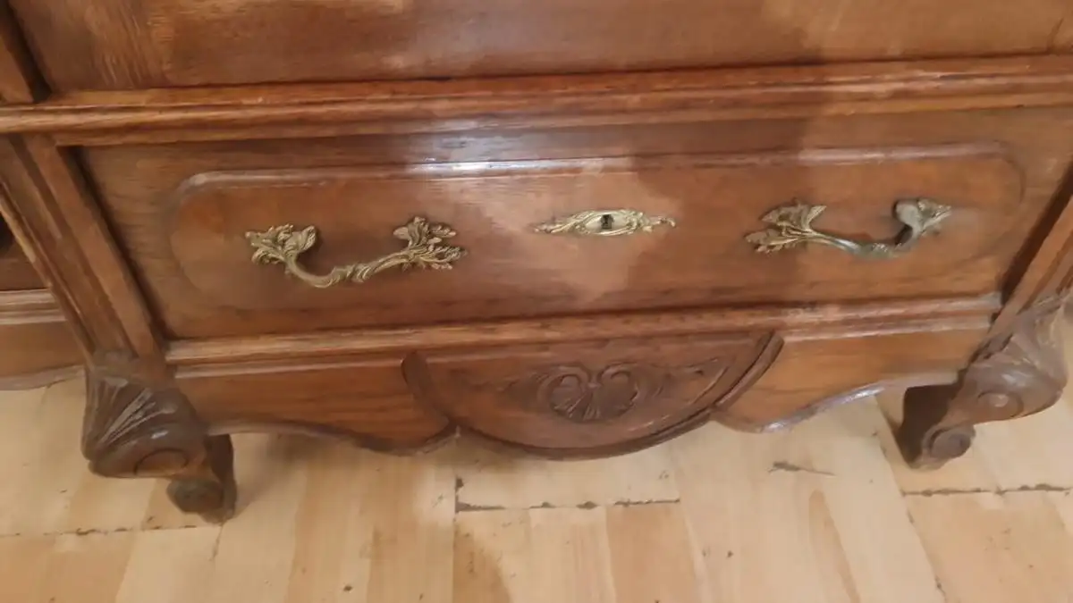 Kleiderschrank Schlafzimmerschrank  Schnitzereien Antik ca. 19 Jh. 14