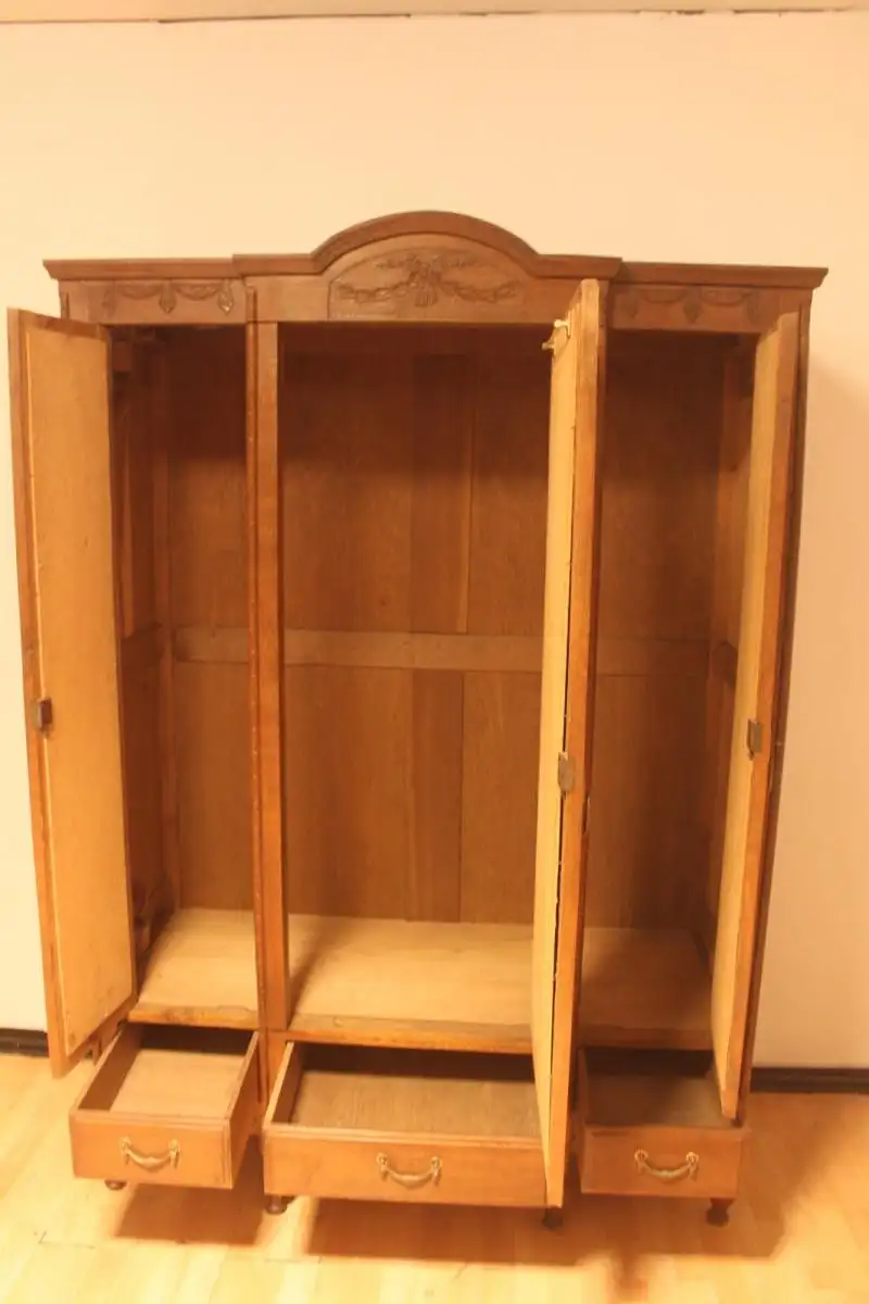 Antik Kleiderschrank Frankreich Jugendstil  Schnitzereien ca.1930Jh. 11