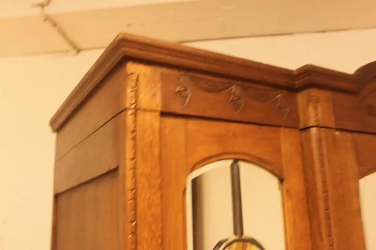 Antik Kleiderschrank Frankreich Jugendstil  Schnitzereien ca.1930Jh. 17