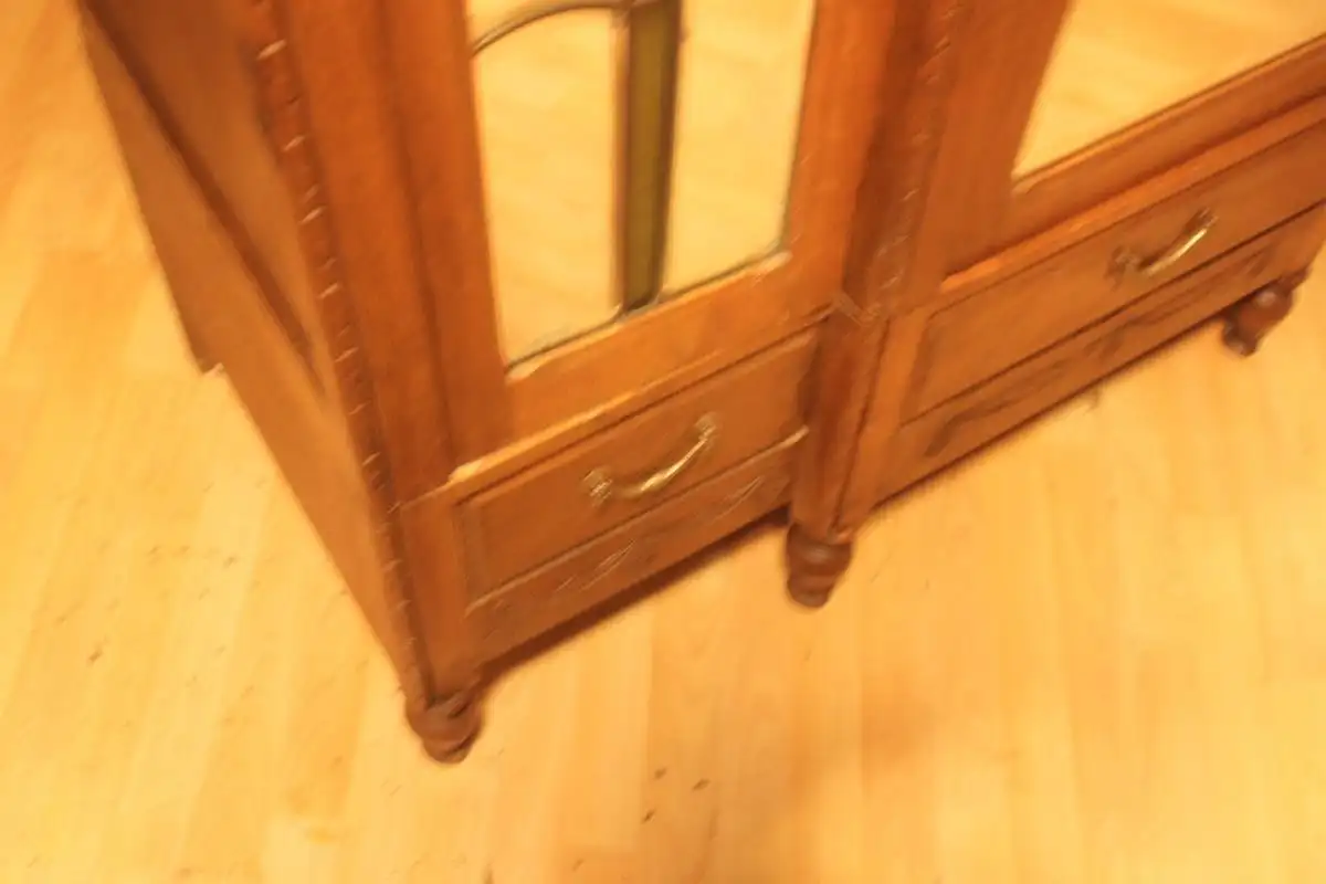 Antik Kleiderschrank Frankreich Jugendstil  Schnitzereien ca.1930Jh. 18