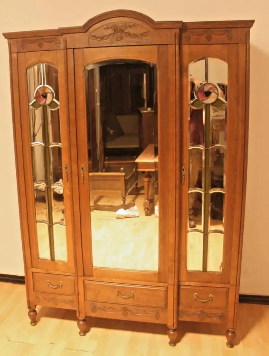 Antik Kleiderschrank Frankreich Jugendstil  Schnitzereien ca.1930Jh. 2