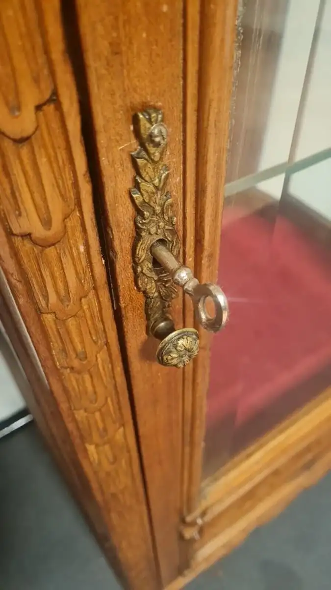 Vitrine  Antik  ca. 19 Jh. 3