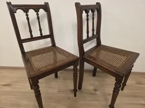 2 Esszimmerstühle Küchenstühle Wohnzimmerstühle Antik um 1900 Jh.