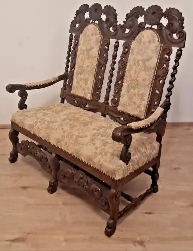 antike Louis XIII Bank mit Gerstenkorn-Drehsäulen und floralem Polster. ca 1900