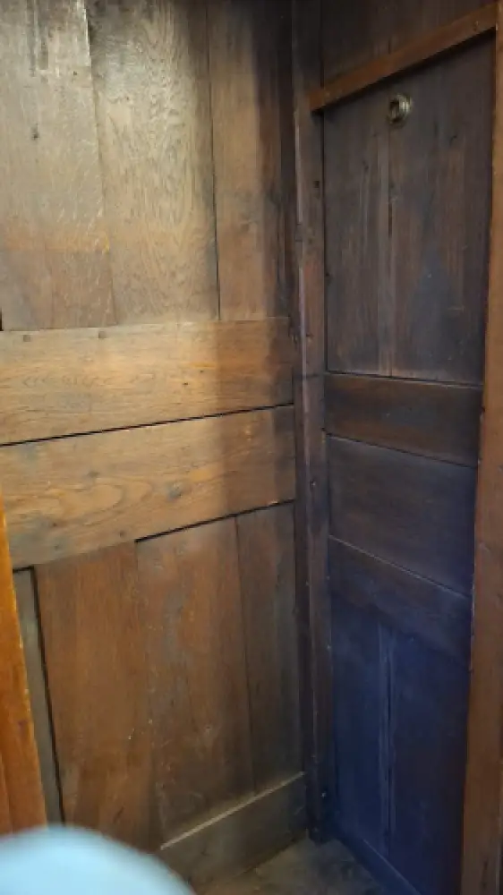 Französischer Louis XV Kleiderschrank aus Eiche, 18. Jh Antik 10