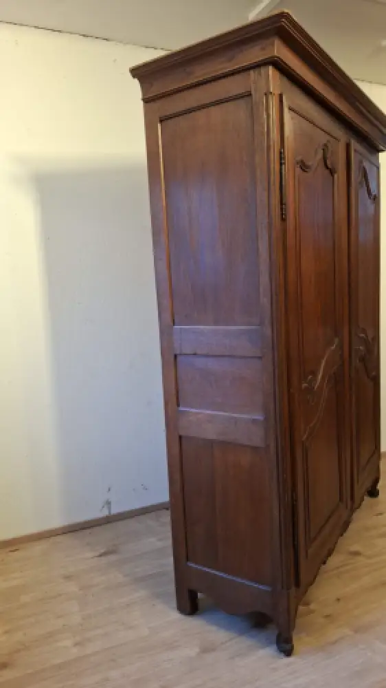Französischer Louis XV Kleiderschrank aus Eiche, 18. Jh Antik 7
