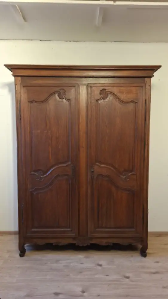 Französischer Louis XV Kleiderschrank aus Eiche, 18. Jh Antik 8