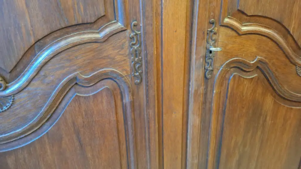 Französischer Louis XV Kleiderschrank aus Eiche, 18. Jh Antik 9