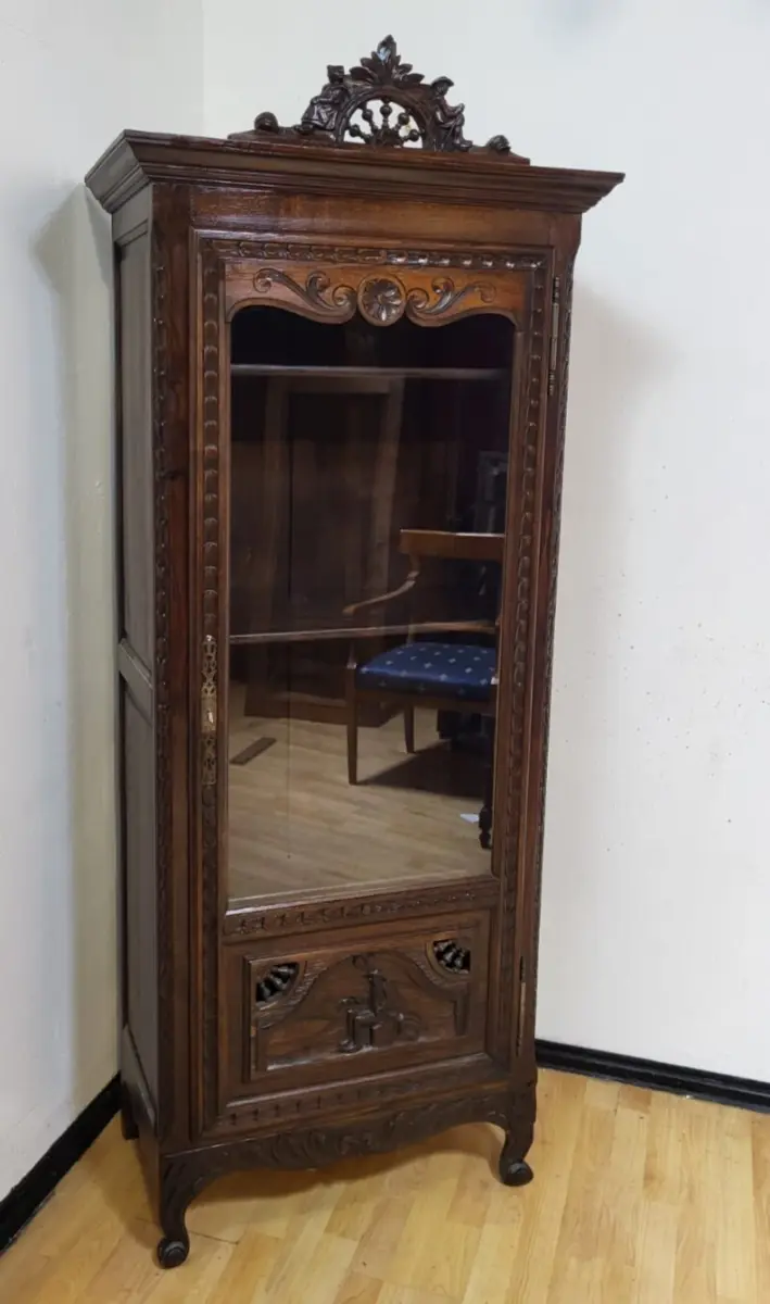 Vitrine  Antik Bretonisch ca. 19 Jh.