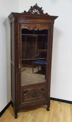 Vitrine  Antik Bretonisch ca. 19 Jh.