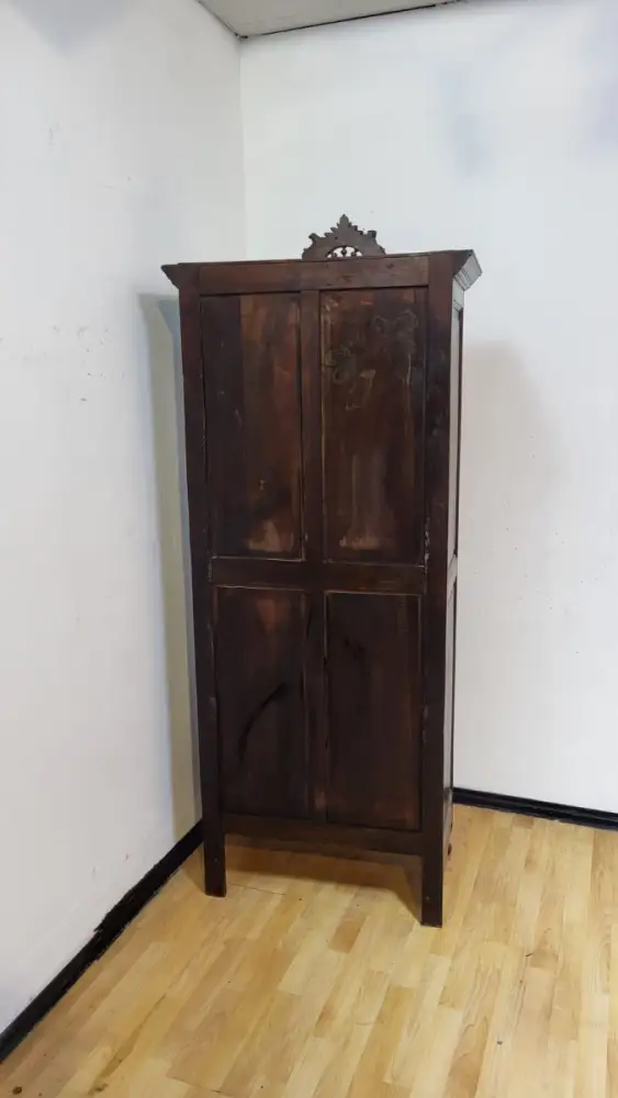 Vitrine  Antik Bretonisch ca. 19 Jh. 12