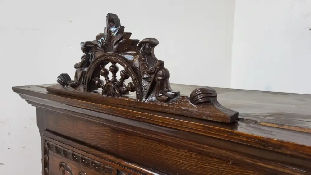 Vitrine  Antik Bretonisch ca. 19 Jh. 16