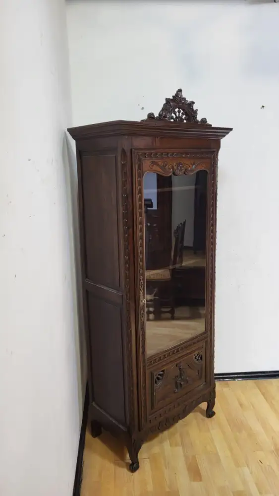 Vitrine  Antik Bretonisch ca. 19 Jh. 3