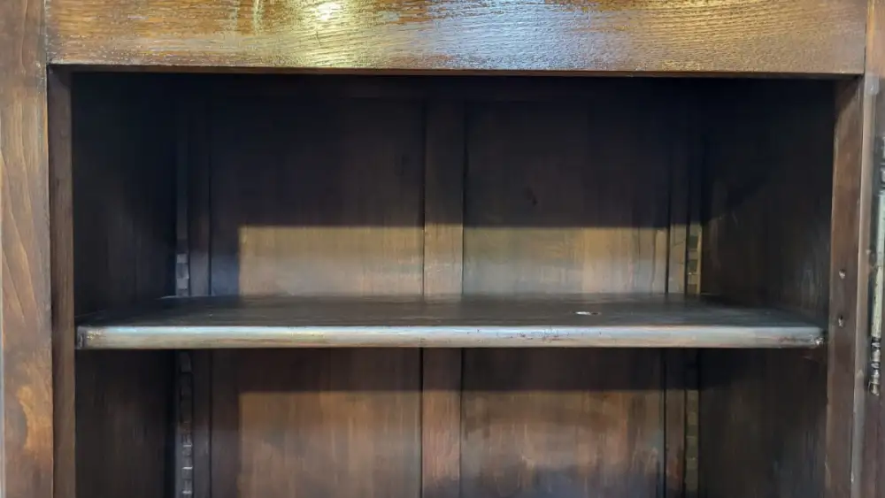 Vitrine  Antik Bretonisch ca. 19 Jh. 4