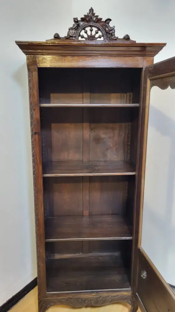 Vitrine  Antik Bretonisch ca. 19 Jh. 7