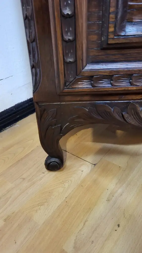 Vitrine  Antik Bretonisch ca. 19 Jh. 10