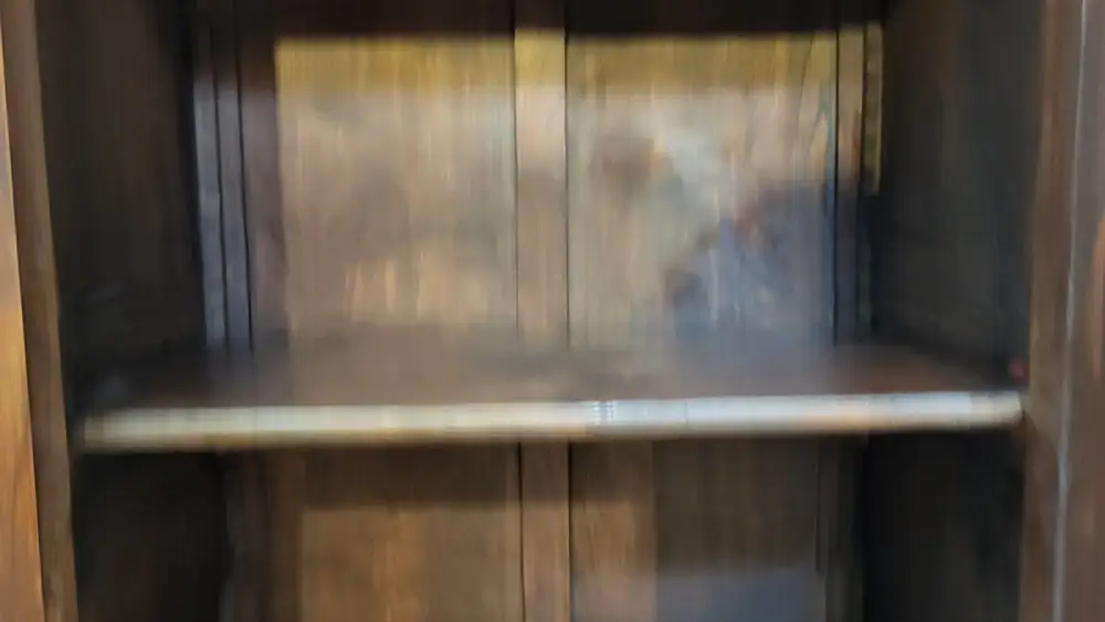 Vitrine  Antik Bretonisch ca. 19 Jh. 5