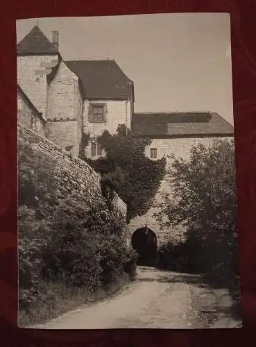 [Echtfotokarte schwarz/weiß] Schloß Neuenburg b. Freyburg/Unstr. - Westtor am Wohnturm. 