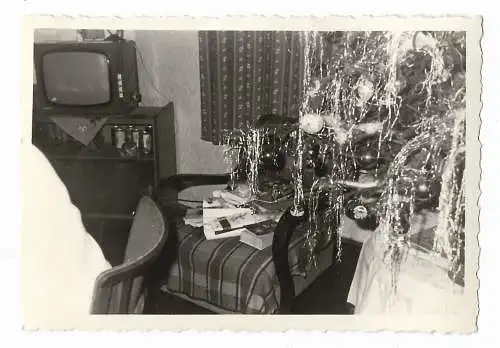 Altes Foto Weihnachten Weihnachtsbaum Lametta Geschenke 1950er Jahre