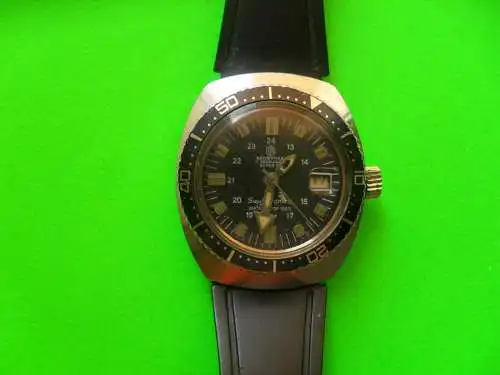 VINTAGE UHR MORTIMA SUPER 28  TAUCHERUHR. 1970s.