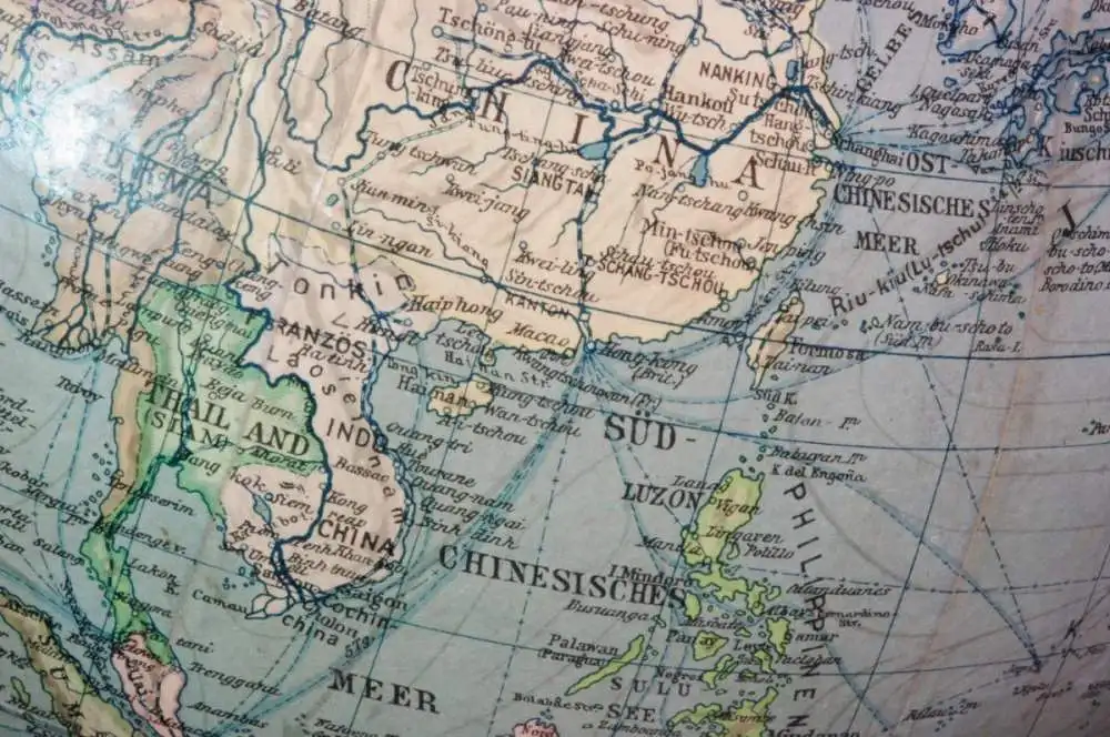 Grosser antiker Globus aus den 1930-iger Jahren 6