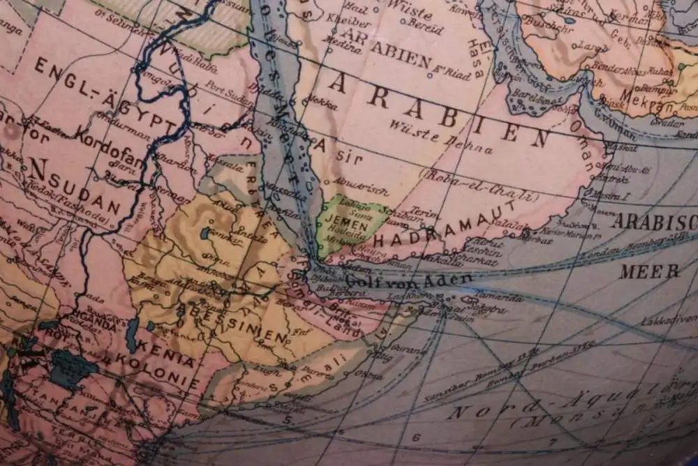 Grosser antiker Globus aus den 1930-iger Jahren 7