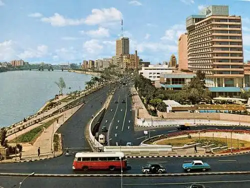 [Echtfotokarte farbig] Konvolut von 40 Vintage Ansichtskarten Motiv Kairo und Ägypten. 