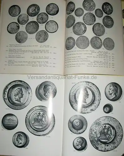 Auktion 15, 25, 26, 28
 4 Auktionskataloge für Münzen. 