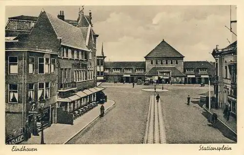 Eindhoven - Stationsplein
 Ansichtskarte / Postkarte, Motiv aus der Niederlande, Verlagsnummer 9, unbenutzt. 