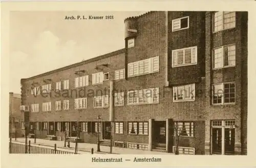 Amsterdam   Heinzestraat   Arch. P. L. Kramer 1921
 Niederlande, Ansichtskarte, unbenutzt Verlagsnummer: 8549 30168 W 68 (Pieter Lodewijk (Piet) Kramer (* 1.. 