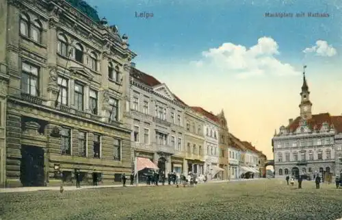 Leipa - Marktplatz mit Rathaus
 Ansichtskarte / Postkarte, Motiv aus Böhmen / heute Ceská Lípa in Tschechien, benutzt 20.8.1915 (Briefmarke nicht mit Stempel, sondern mit Kopierstift-Signum entwertet - Kriegsnotstempel). 