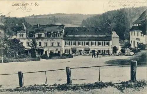 Lauenstein - Marktplatz mit Hotel Stadt Teplitz
 Ansichtskarte / Postkarte, Motiv aus Erzgebirge / Sachsen, benutzt 29.7.1913  Lauenstein. 