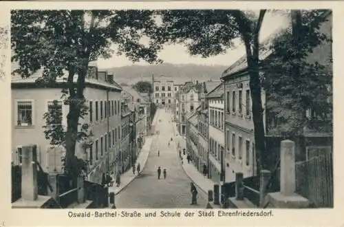 Ehrenfriedersdorf - Oswald-Barthel-Strasse und Schule
 Ansichtskarte / Postkarte, Motiv aus Sachsen, benutzt 20.9.1917 Schffbp. Thum-Wilischthal Zug 5417 (Stempel unvollständig, etwa 1/6 liegt rechts außerhalb der Karte). 