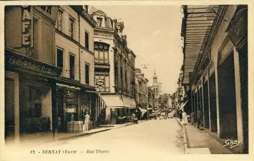 Bernay (Eure) - Rue Thiers
 Ansichtskarte / Postkarte, Motiv aus Frankreich, unbenutzt  (privat datiert 24./26.6.1940) "Conteville est une commune française, située dans le département de l'Eure et la région Haute-Normandie." (Wikipedia). 