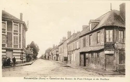 Beuzeville (Eure) - Carrefour des Routes de Pont-l'Evêque et de Honfleur
 Ansichtskarte / Postkarte, Motiv aus Frankreich, Verlagsnummer , unbenutzt (privat datiert 8.8.1940) "Beuzeville est...