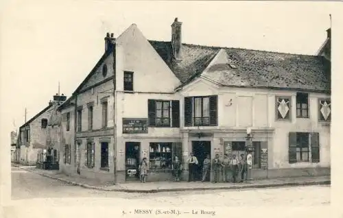 Messy (S.-et-M.) - Le Bourg
 Ansichtskarte / Postkarte, Motiv aus Frankreich, unbenutzt  "Messy est une commune française, située dans le département de Seine-et-Marne et la région Île-de-France." (Wikipedia). 