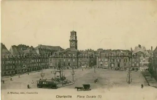 Charleville - Place Ducale (1)
 Ansichtskarte / Postkarte, Motiv aus Charleville-Mézières - Ardennes / Frankreich, benutzt Charleville 11.5.1915 Feldpost. 
